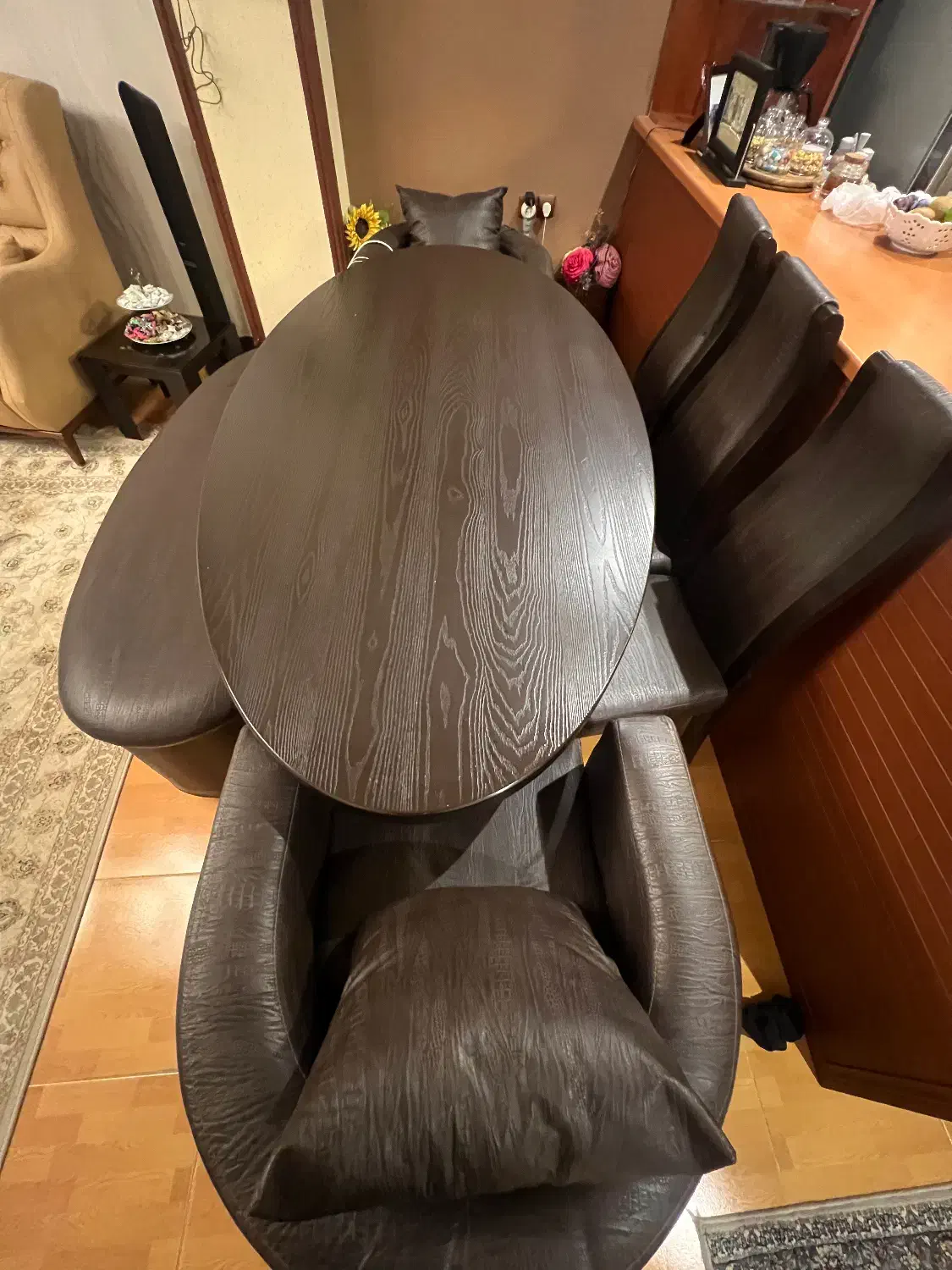 میز نهار خوری ۸ نفره ایتالیایی چرم در حد نو|میز و صندلی غذاخوری|مهاباد (آذربایجان غربی), |دیوار