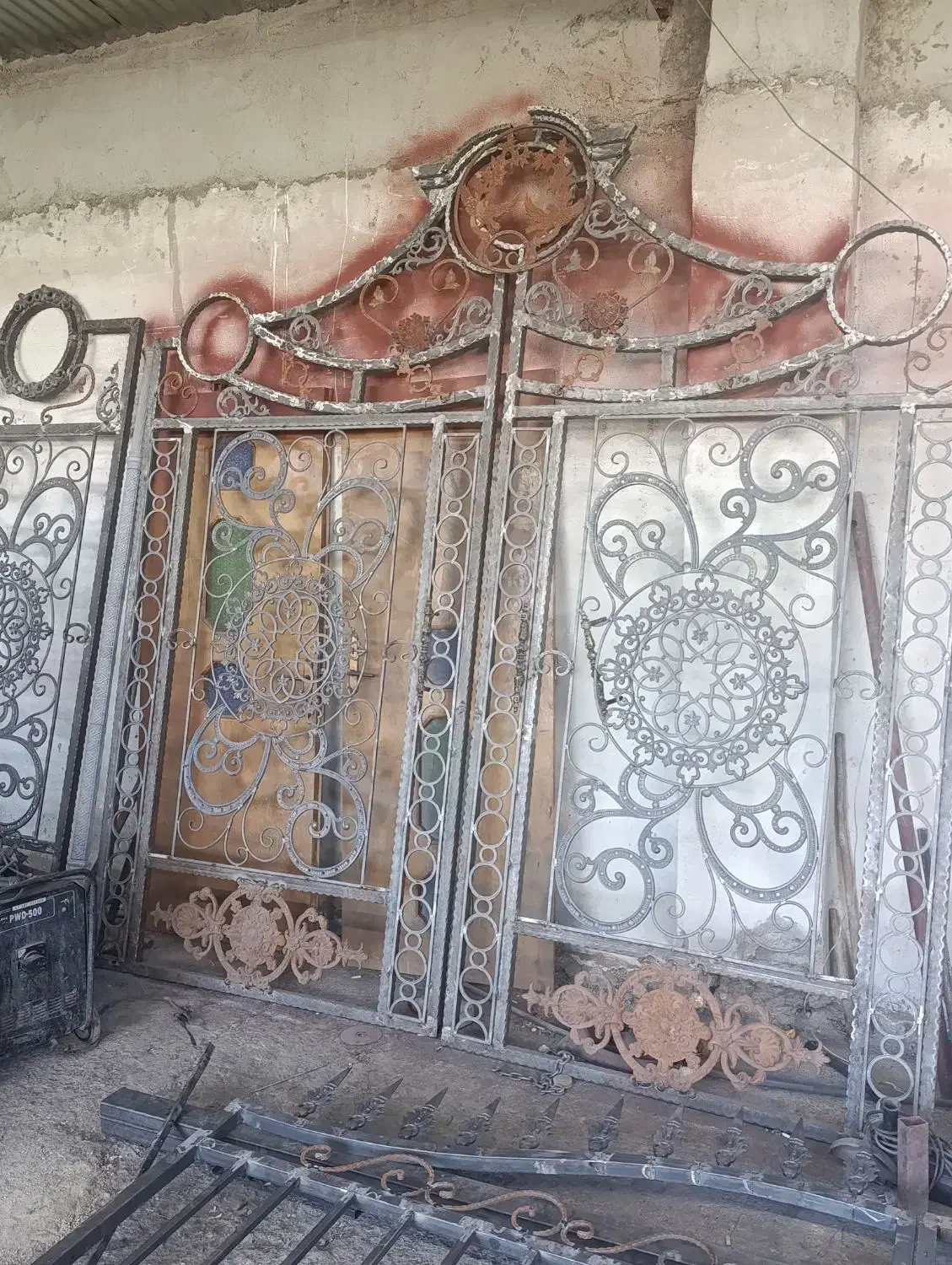 جوشکاری و ساخت انواع سازه های فلزی|خدمات پیشه و مهارت|تنکابن, |دیوار