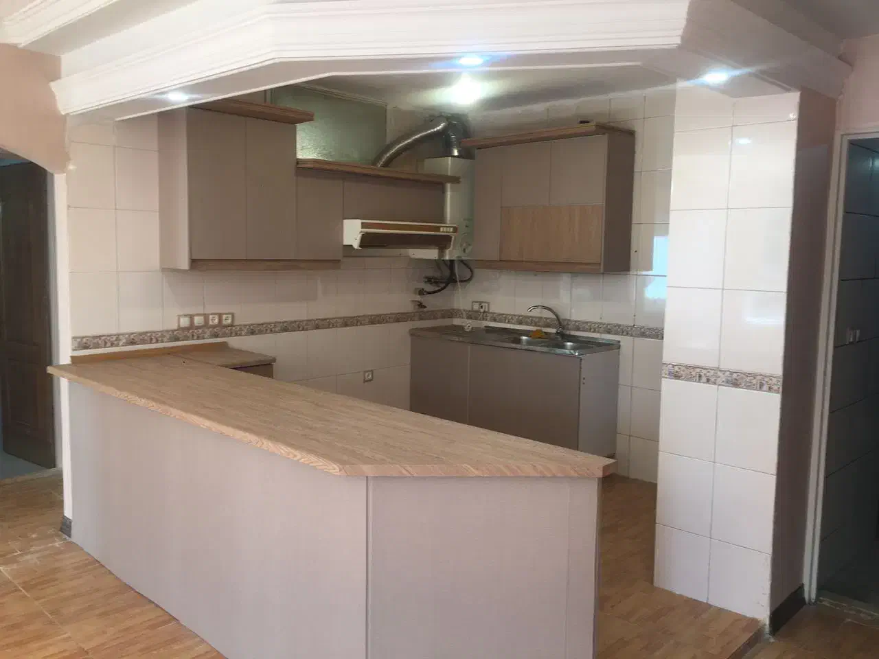 پیش فروش آپارتمان مسکونی بهترین لوکیشن ومتریال|فروش آپارتمان|اصفهان, وحید|دیوار