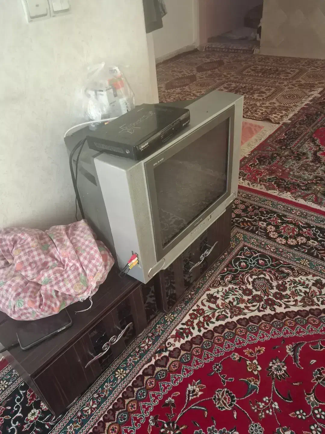 تلوزیون قدمی سالم دارم استفاده میکنم|تلویزیون و پروژکتور|هشتگرد, سیف آباد|دیوار