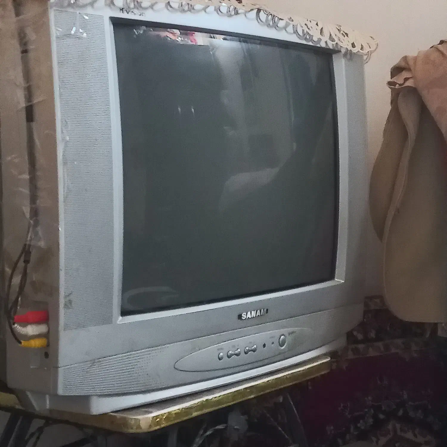 فروش تلویزیون نیاز به تعمیر|تلویزیون و پروژکتور|فومن, |دیوار