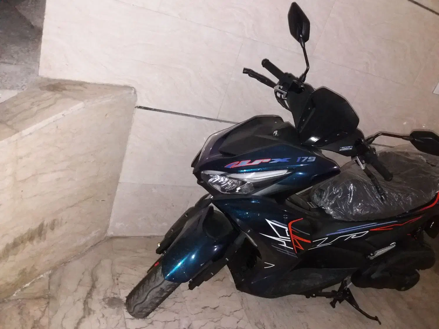 آیروکس ۱۸۰ ، صفر خشک|موتورسیکلت|ری, دیلمان|دیوار