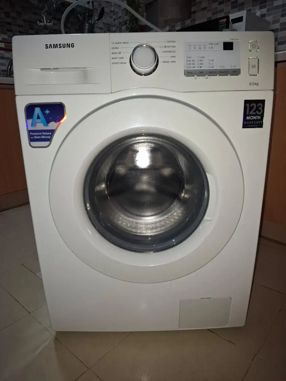 ماشین لباسشویی ۶کیلویی|ماشین لباسشویی و خشک‌کن لباس|اصفهان, چشمه باقرخان|دیوار