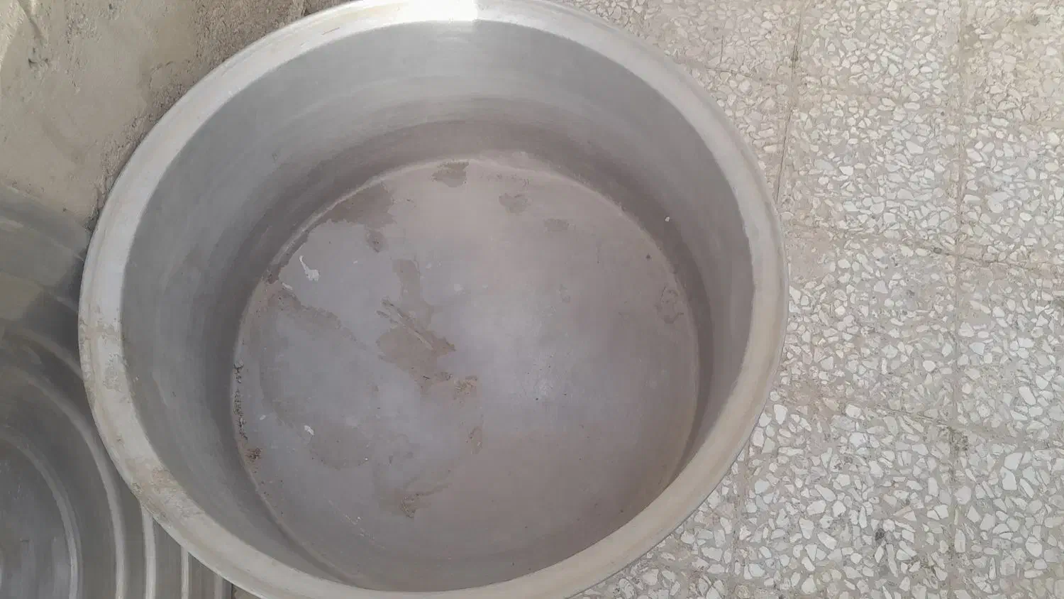 دیگ بزرگ قیمت۳۵۰۰ مناسب عروسی و غیره سالم|کافیشاپ و رستوران|زهک, |دیوار