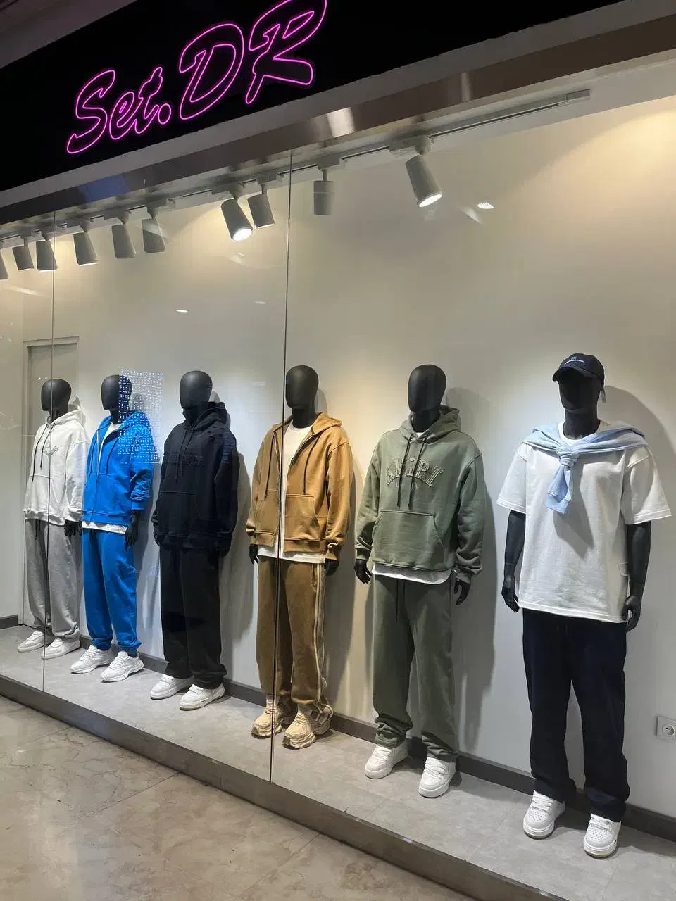 مانکن مردانه|فروشگاه و مغازه|تهران, باغ فیض|دیوار