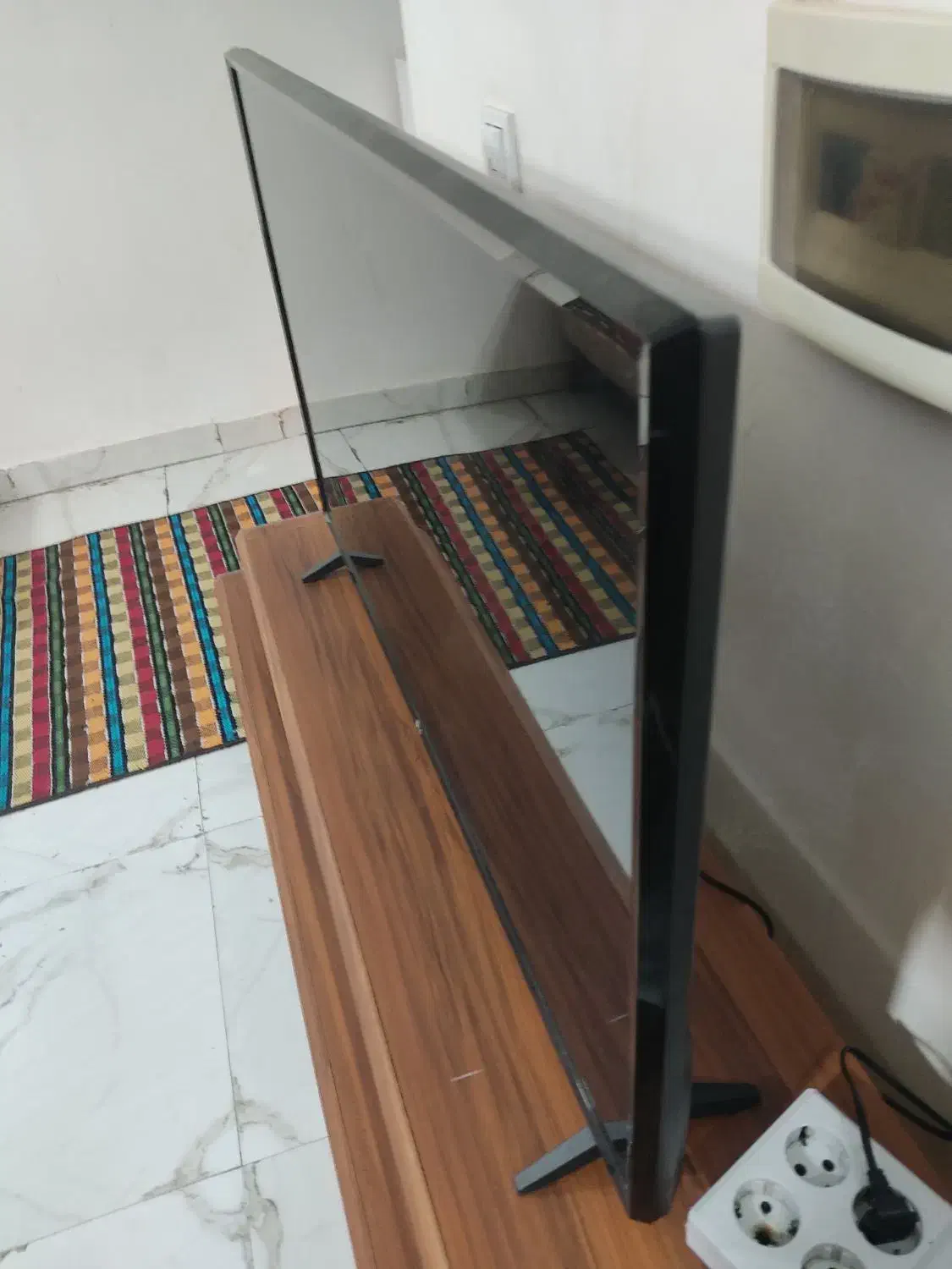 تلویزیون ال جی|تلویزیون و پروژکتور|ایلام, |دیوار