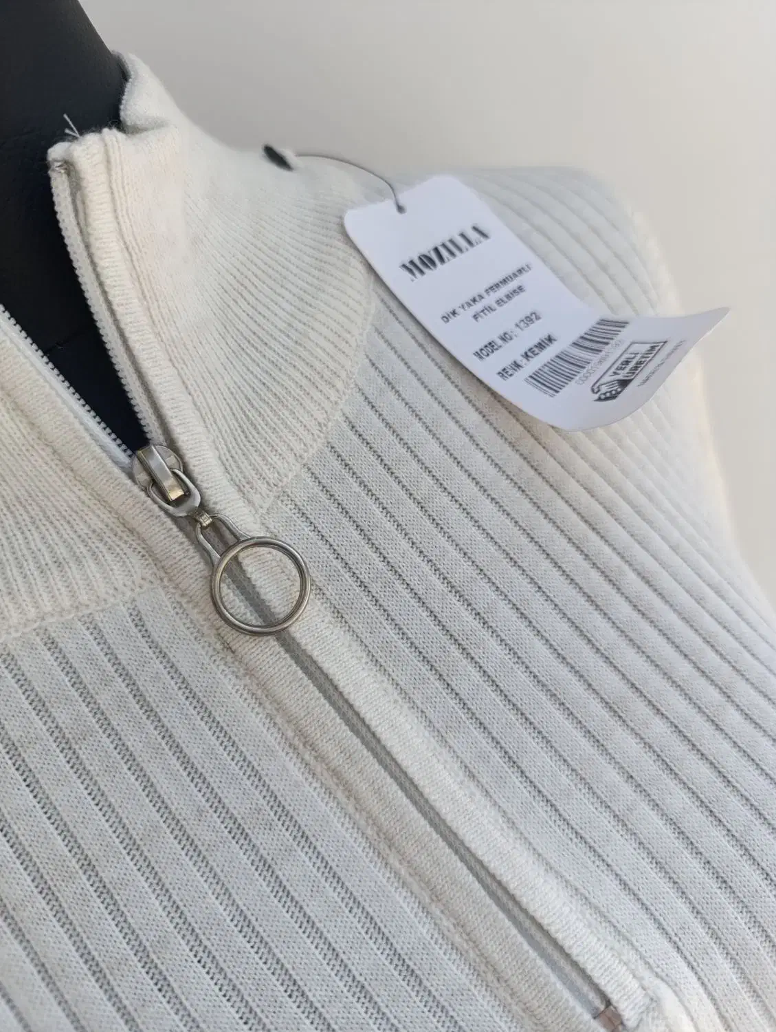 پیراهن. بافت ترک تک رنگ کرم|لباس|کرج, چمران|دیوار