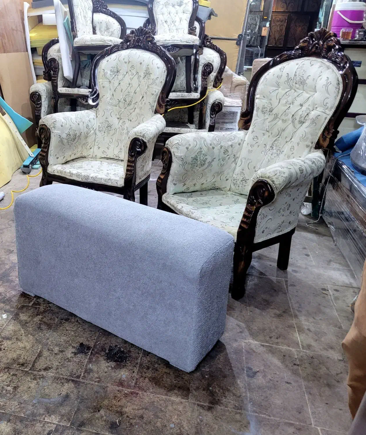 مبل گرد بهمراه  چندین  نیمکت ترک  به فروش|صندلی و نیمکت|مشهد, کلاهدوز|دیوار