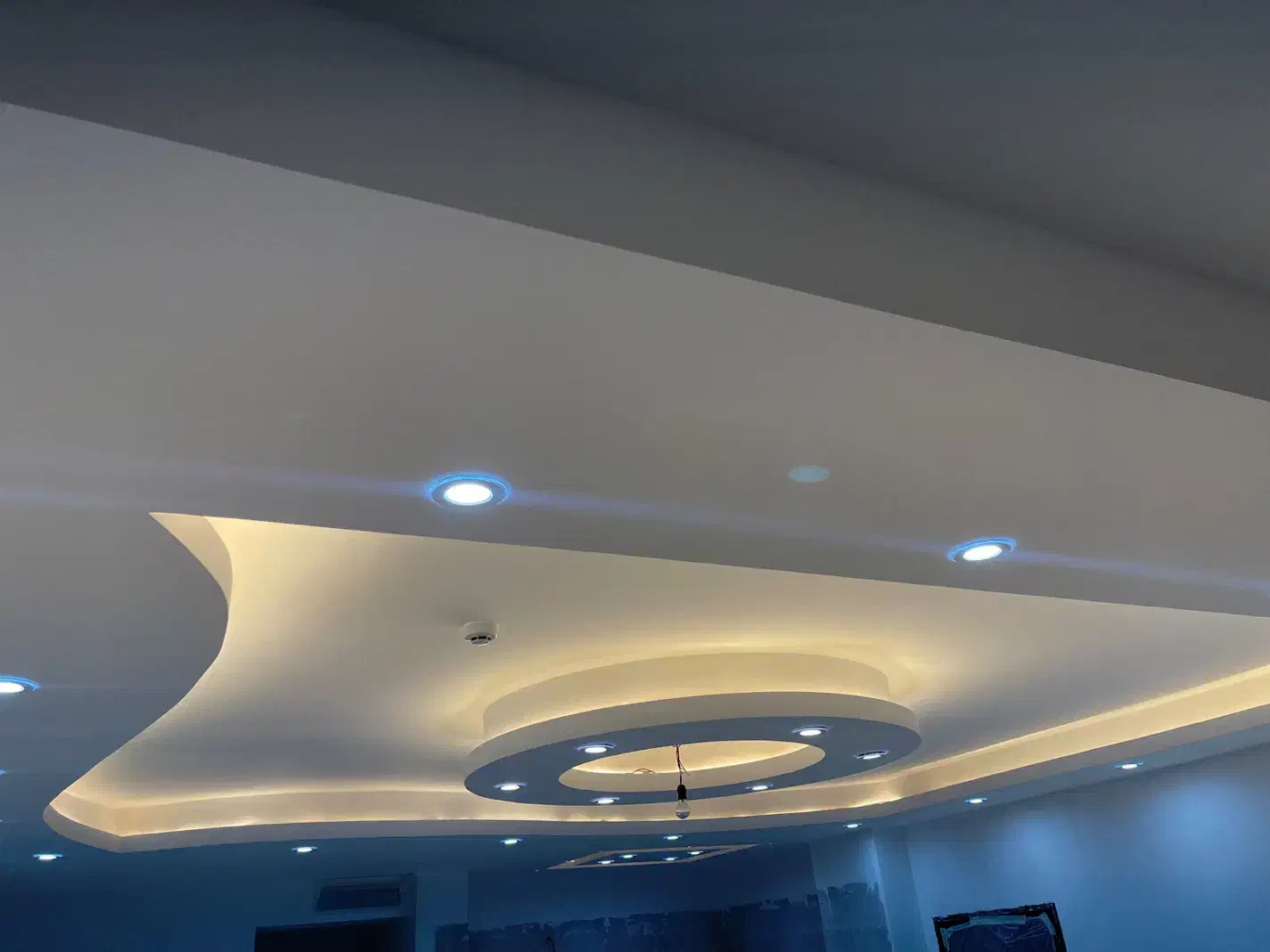 برقکار/برق کار صنعتی و ساختمانی/نورپردازی/سیم کشی|خدمات پیشه و مهارت|اسلام‌شهر, زرافشان|دیوار