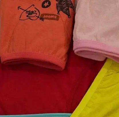 لباس زیر زنانه|لباس|رامشیر, |دیوار