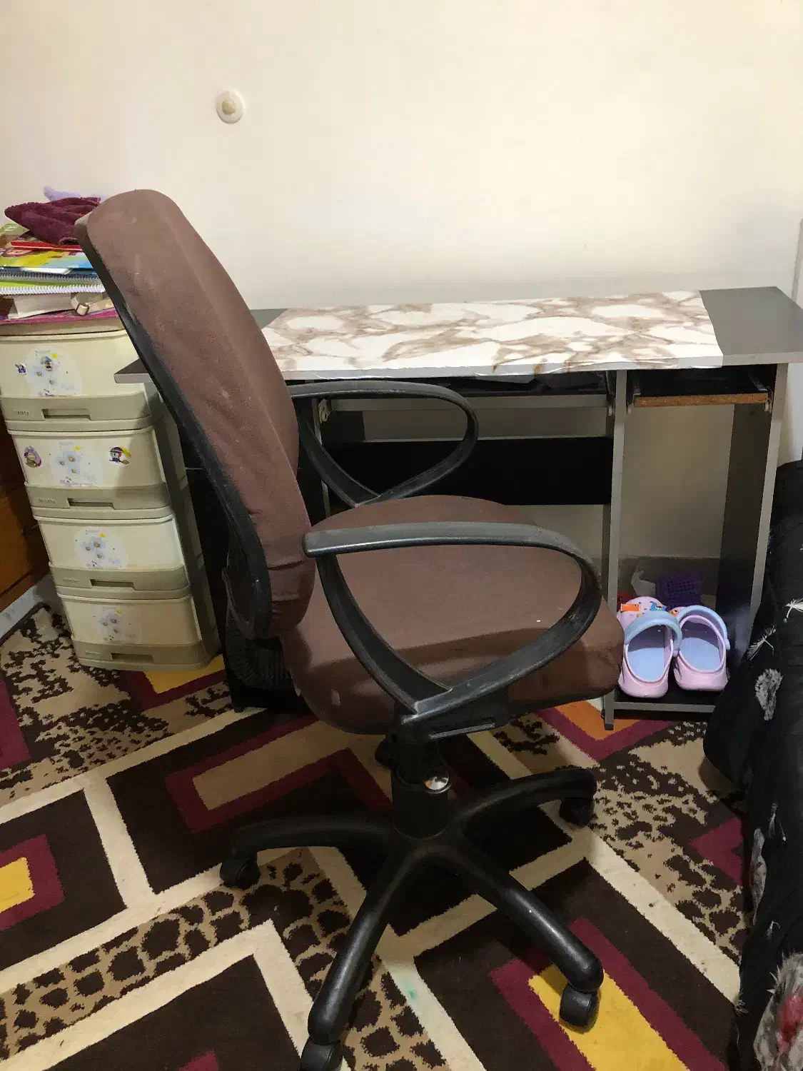 میز همراه با صندلی|میز تحریر و کامپیوتر|ساری, |دیوار