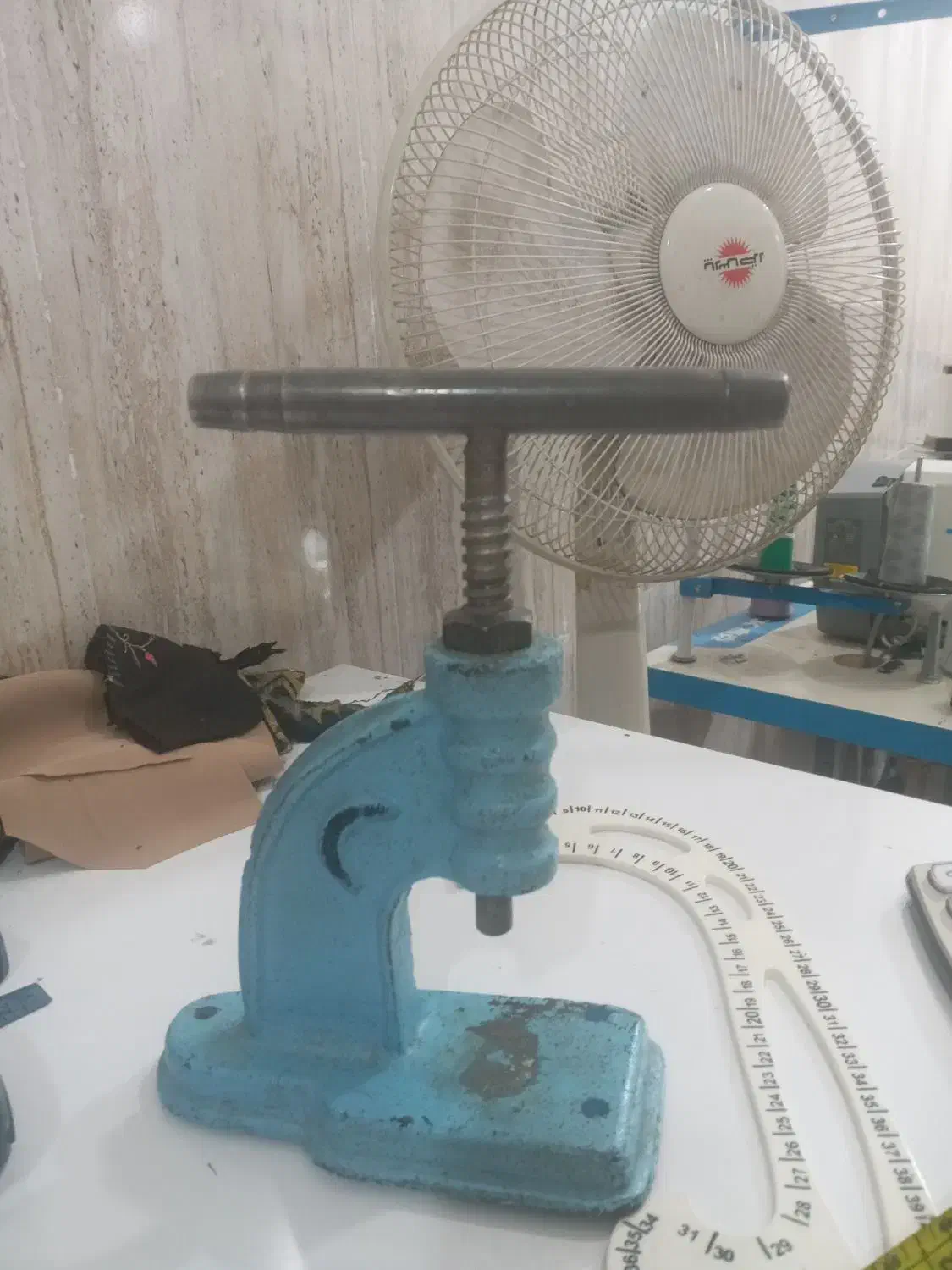 دکمه زن  آهن|لوازم خیاطی و بافتنی|فردیس, شهرک ارم|دیوار