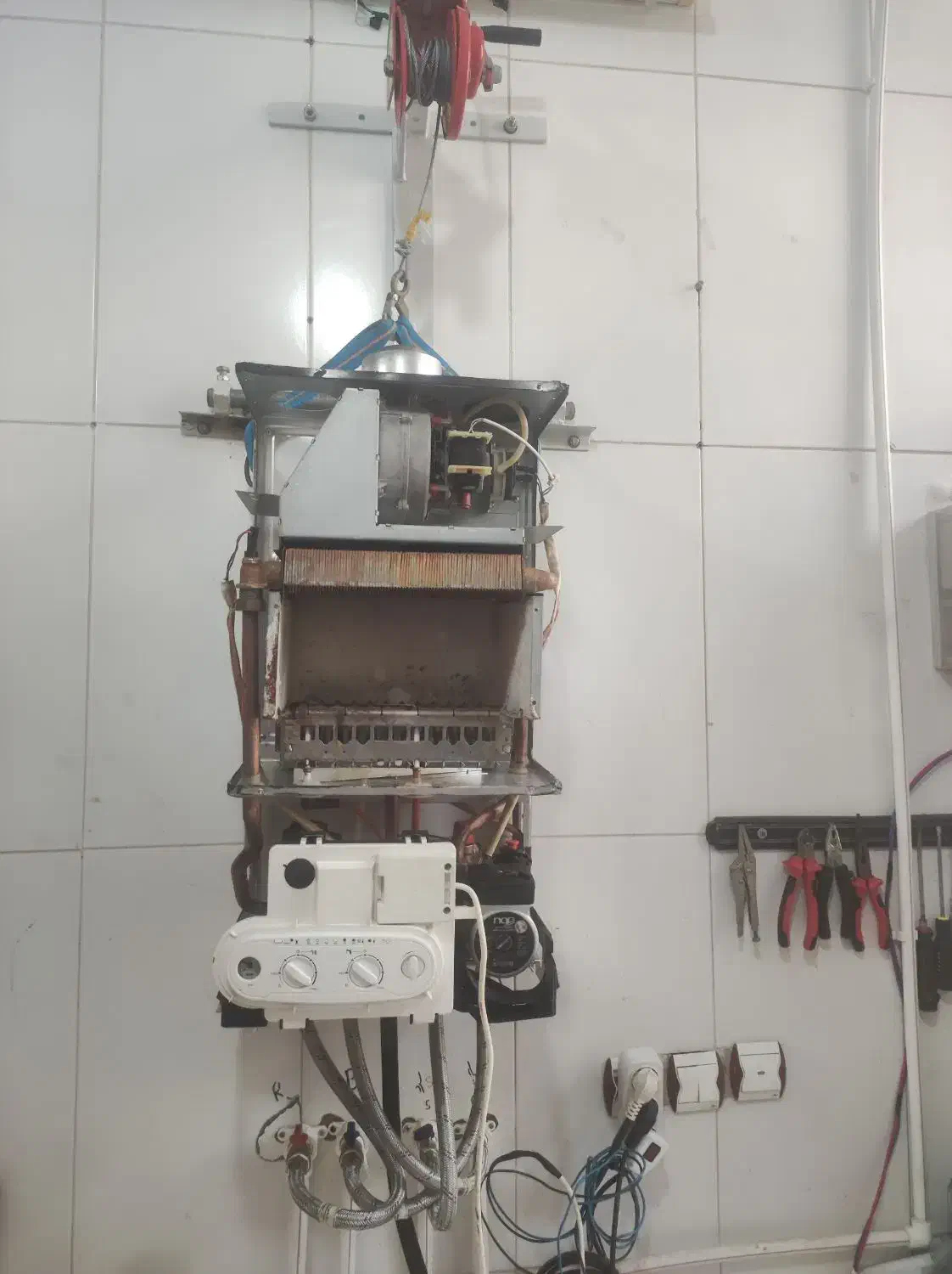 پکیج ۲۴ هزار ایران رادیاتور|آبگرمکن، پکیج، شوفاژ|شاهینشهر, خانه کارگر|دیوار