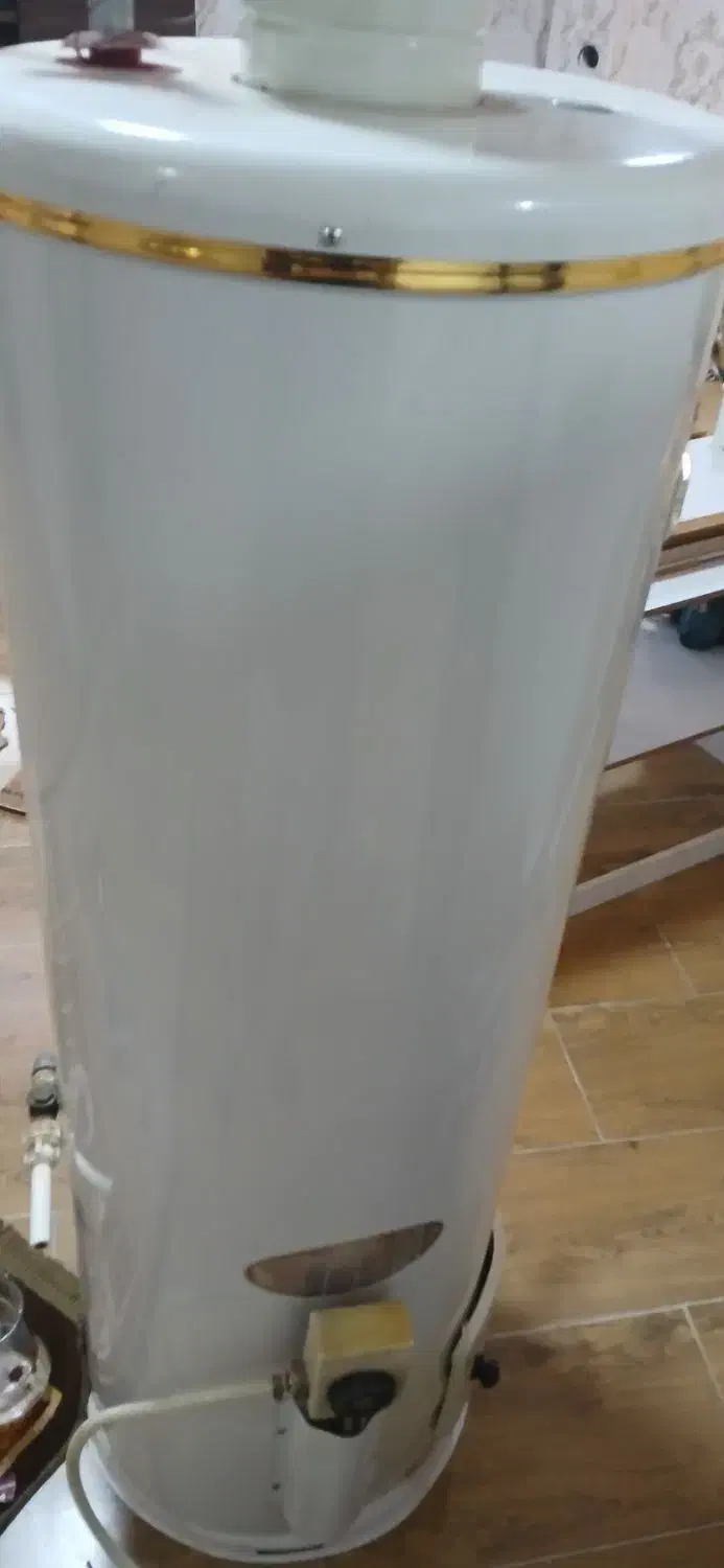 آبگرمکن زمینی سنسور دار خیلی تمیز|آبگرمکن، پکیج، شوفاژ|دیواندره, |دیوار