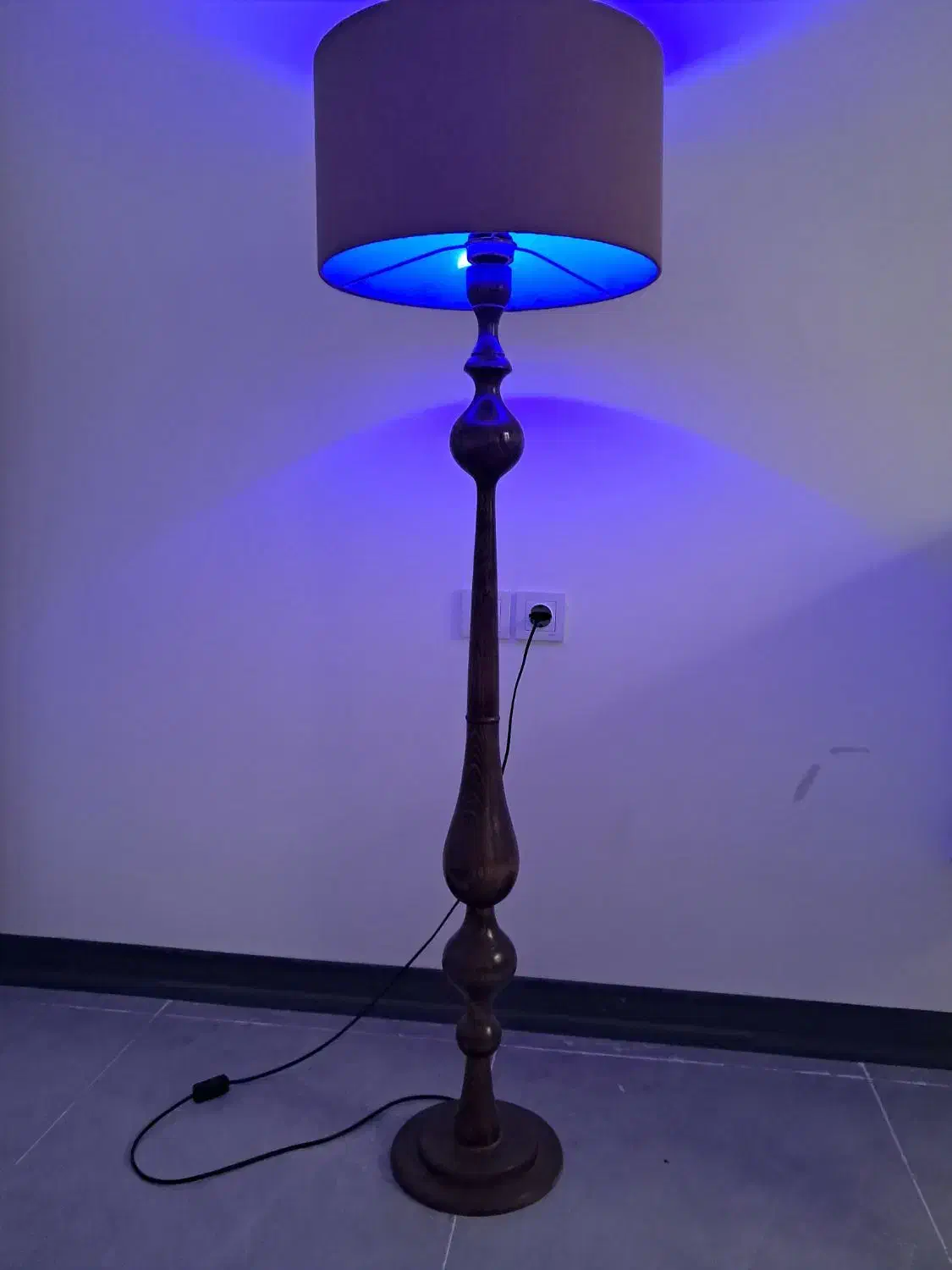 اباژور ایستاد چوبی|چراغ خواب و آباژور|بندر کنگان, |دیوار