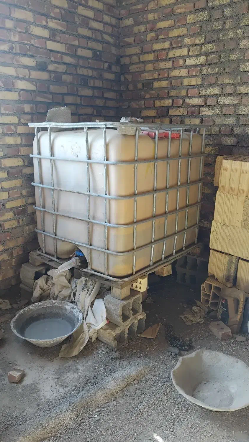 مخزن 1000 لیتری IBC حفاظ دار|مصالح و تجهیزات ساختمان|تربت جام, بهشت نبی|دیوار