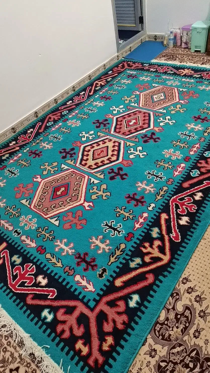 پرده مخمل پرده حریر فرش 6متری بشقاب دیوارکوب دکوری|اسباب و اثاث بچه|مشکیندشت, |دیوار