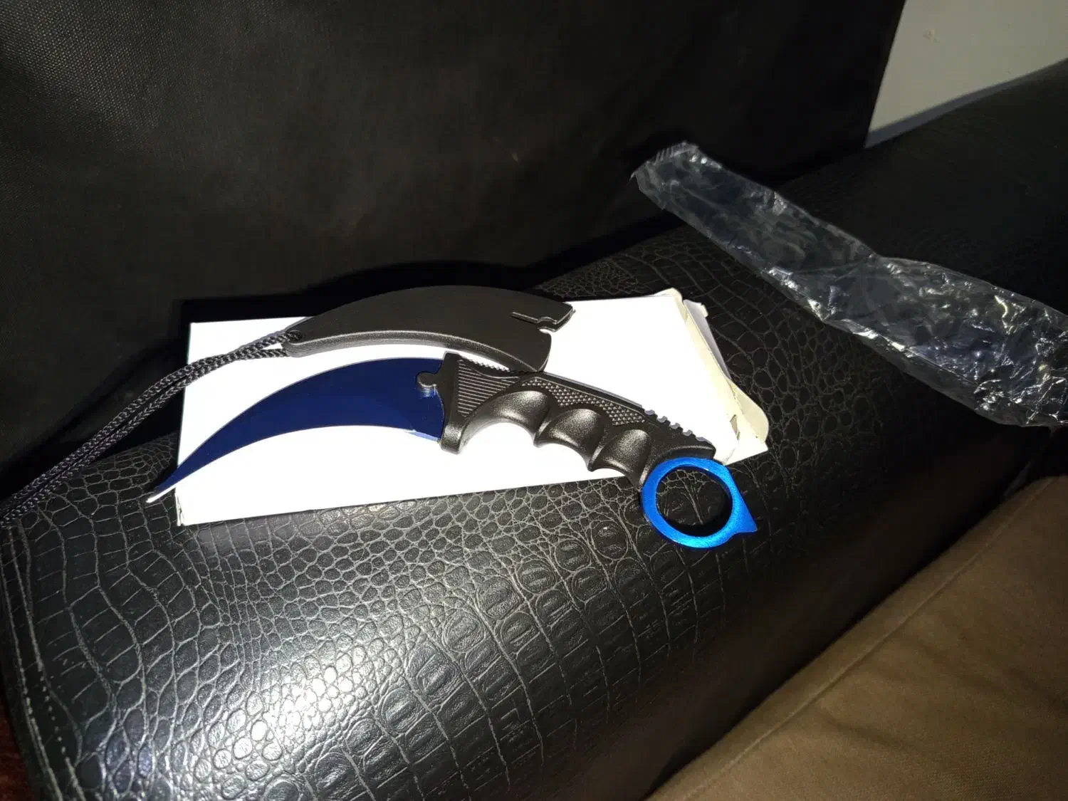 چاقو کارامبیت نو با رنگی زیبا و دل نشین|کوهنوردی و کمپینگ|فولادشهر, B4|دیوار