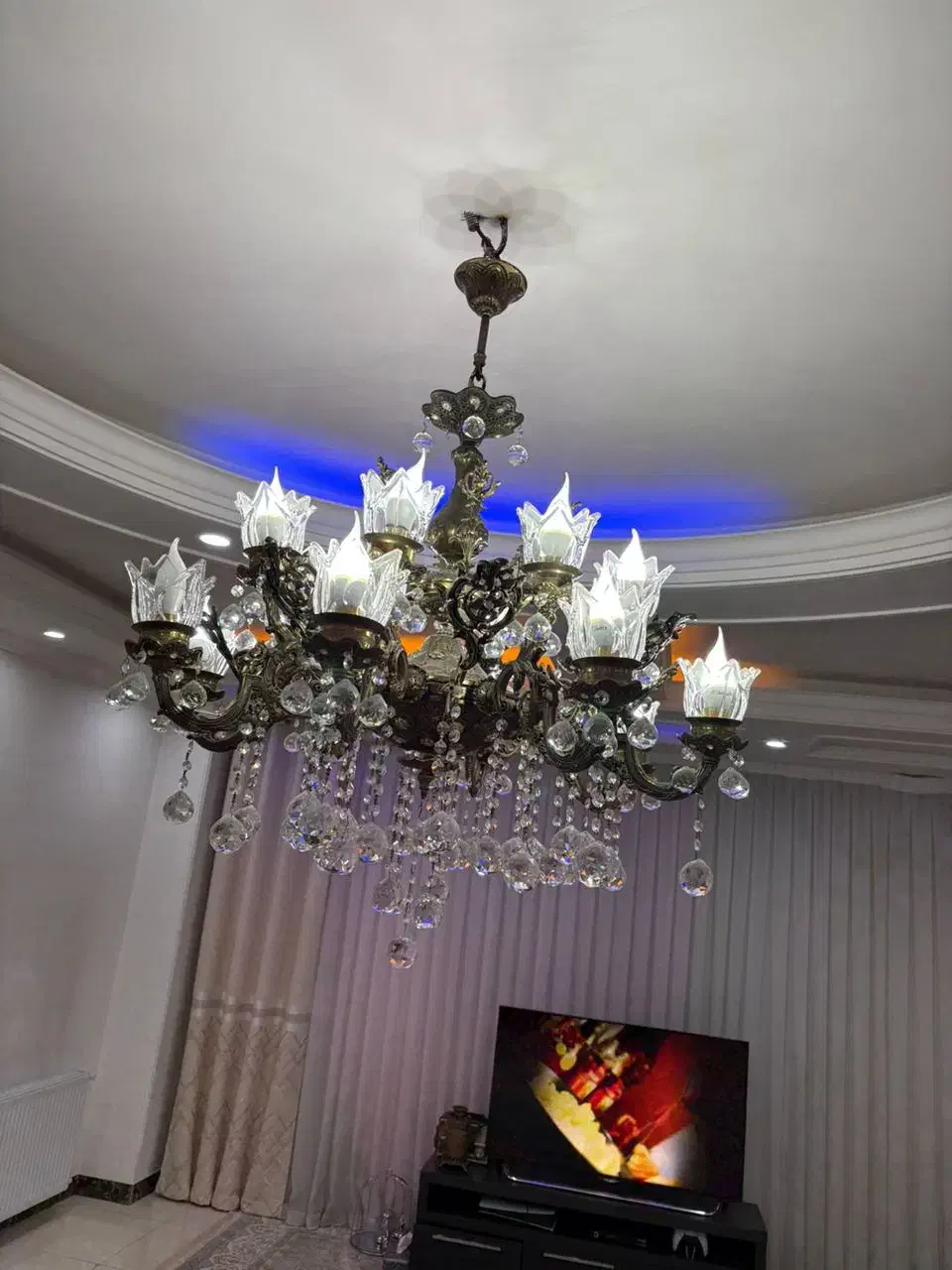 لوستر ۸شاخه و ۶شاخه|لوستر و چراغ آویز|چهاردانگه (تهران), |دیوار