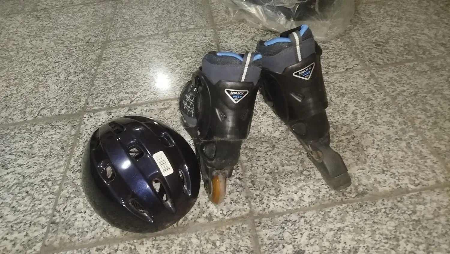 کفش اسکیت بسیار تمیز در حد نو|دوچرخه، اسکیت، اسکوتر|تهران, صد دستگاه|دیوار