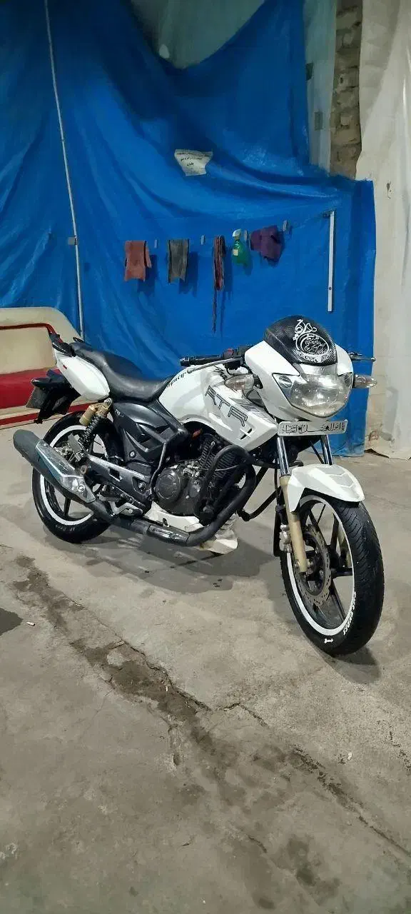 آپاچی|موتورسیکلت|آران و بیدگل, |دیوار