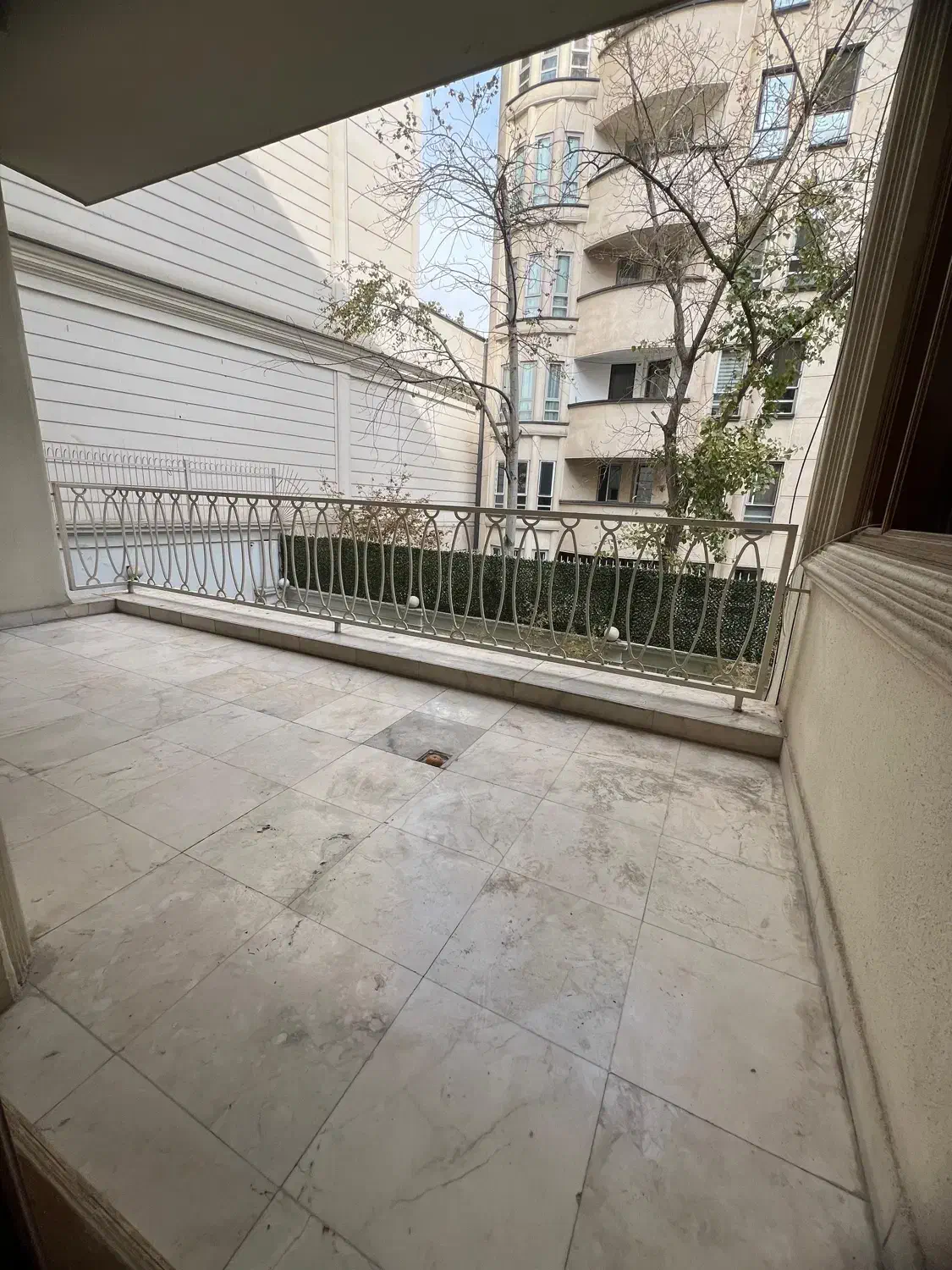 فرشته ۳۷۰ متر تاپ لوکیشن