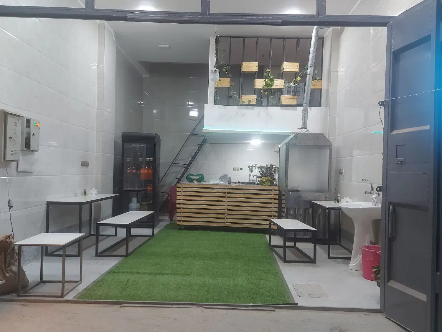 اجاره مغازه فست فود با کلیه وسایل مورو نیاز کار|اجارهٔ مغازه و غرفه|خمینیشهر, |دیوار