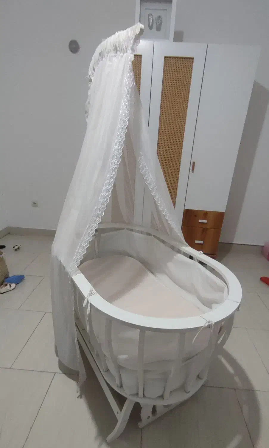 گهواره|تخت و سرویس خواب|مشکیندشت, |دیوار