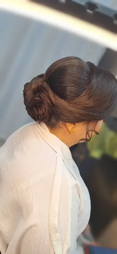 چند مدل برای شینیون فقط ۲۵۰ تومن|خدمات آرایشگری و زیبایی|قم, جوی شور|دیوار