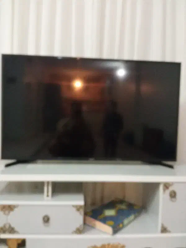 تلوزیون 49سامسونگ اسمارت صحفش ضربه خورده سیاه شده|تلویزیون و پروژکتور|تهران, سبلان (لشگر)|دیوار