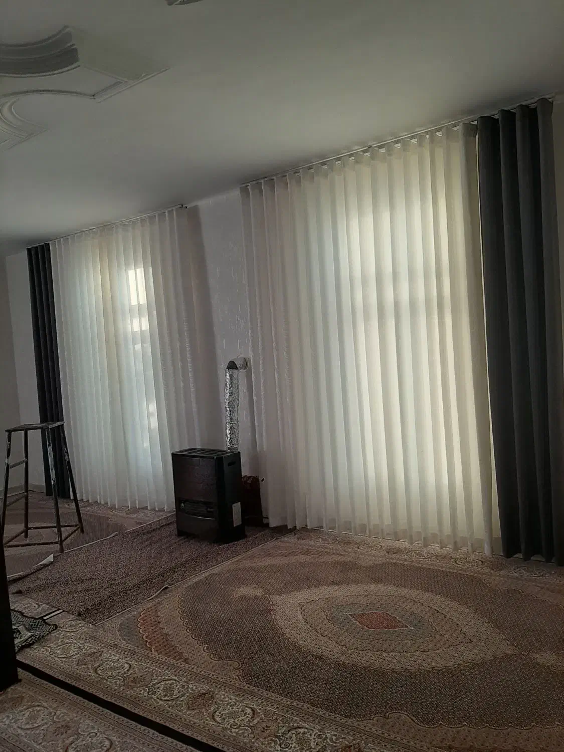 پرده و نصب.با چک ۱۰ ماه بدون پیش پرداخت|پرده، رانر، رومیزی|پارسآباد, |دیوار