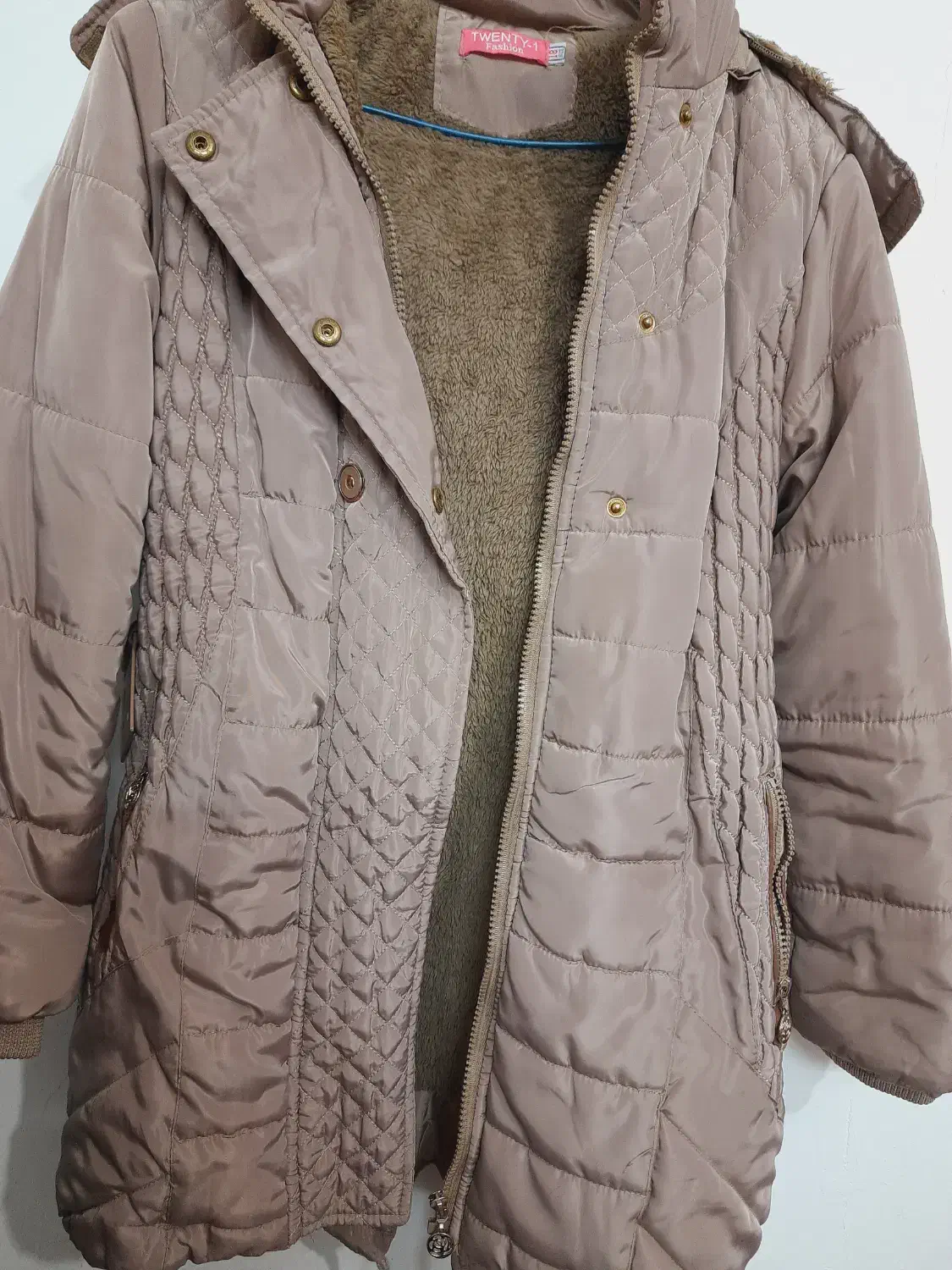 کاپشن|لباس|اسلامیه, |دیوار