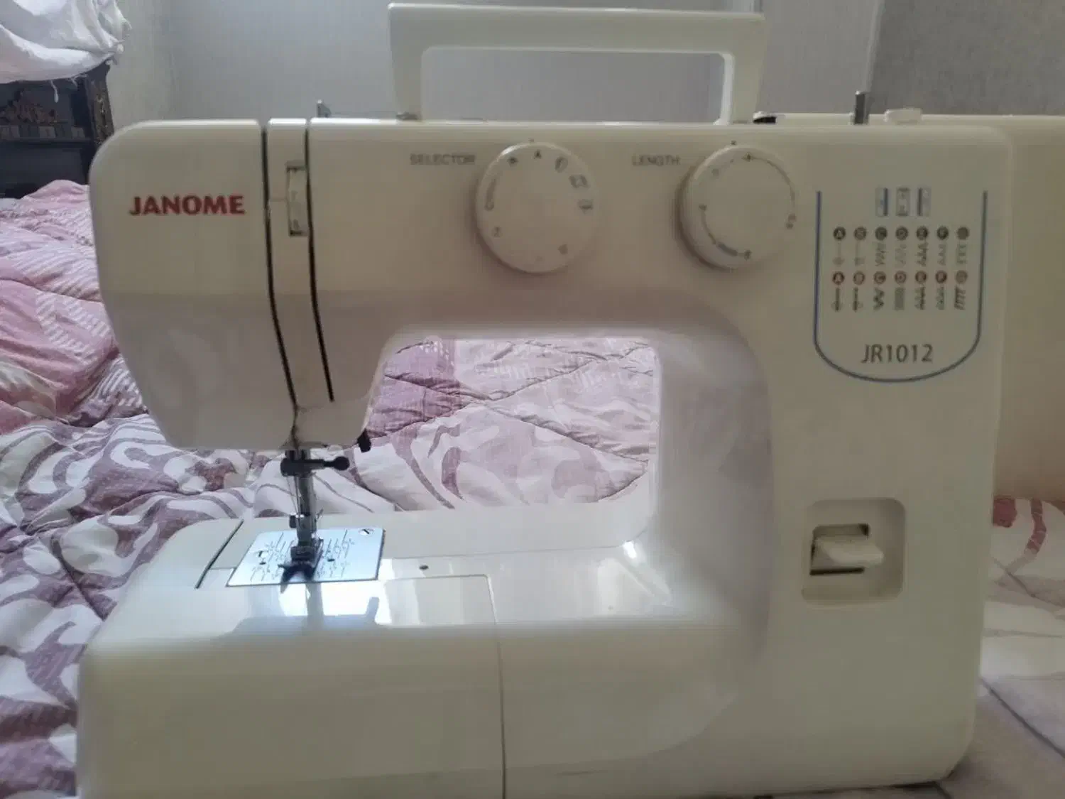 چرخ خیاطی سالم وکم وار|چرخ خیاطی و ریسندگی|خمینی‌شهر, |دیوار