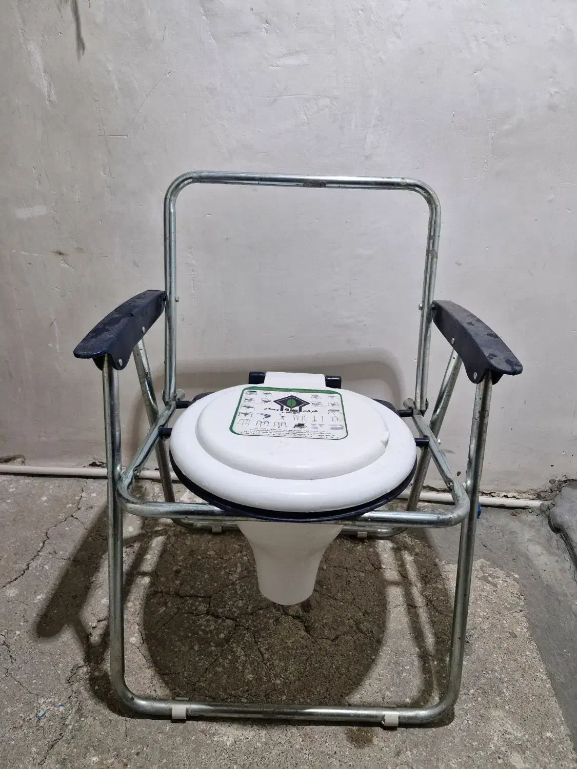 توالت فرنگی تاشو سیار دسته دار با قیف|لوازم سرویس بهداشتی|اردبیل, |دیوار