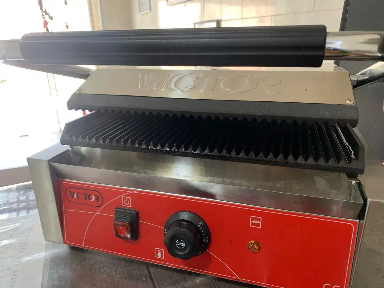 فروش ساندویچ ساز و فر فست فود|کافی‌شاپ و رستوران|شیراز, حومه شیراز|دیوار