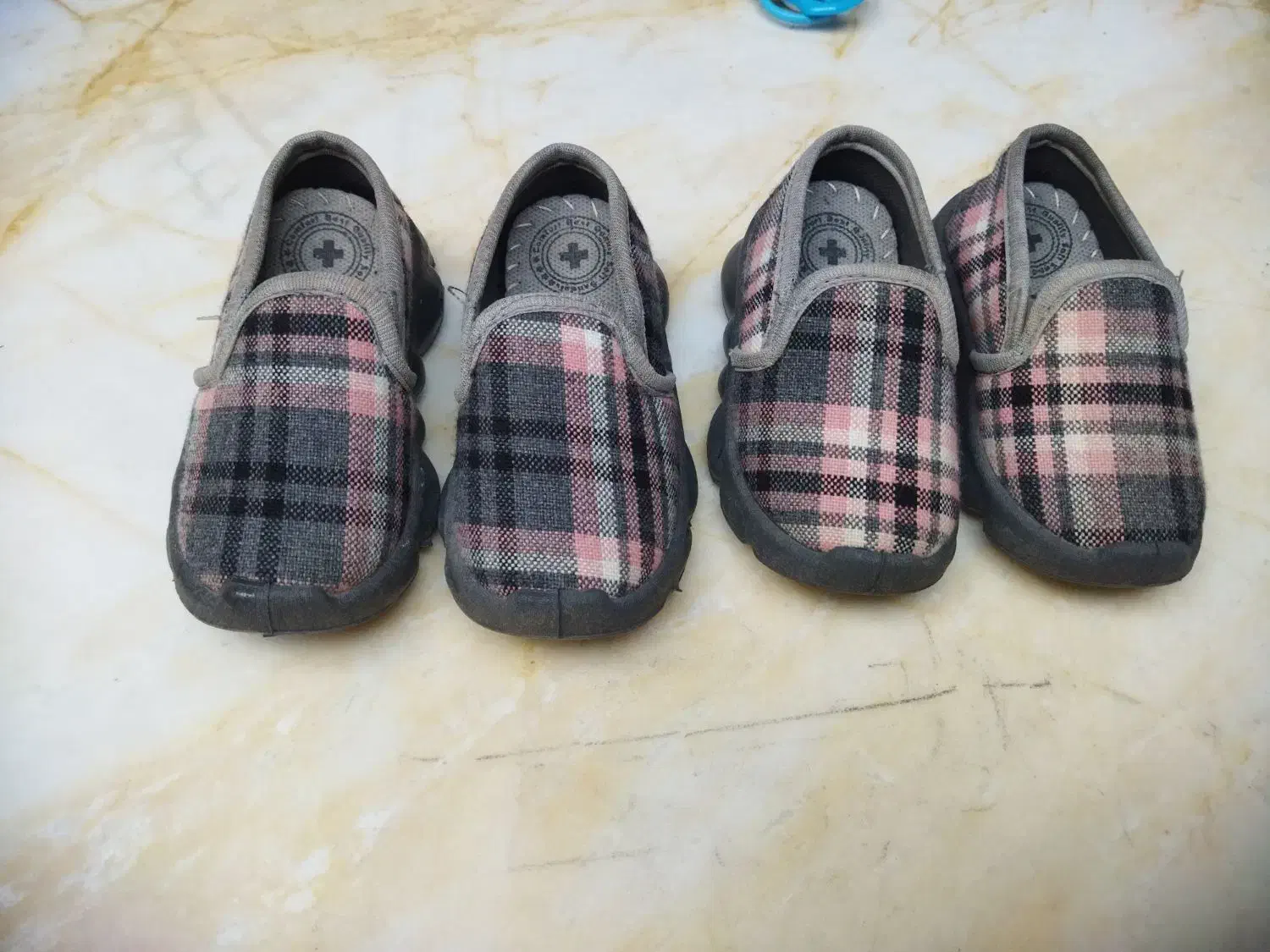 دو جفت کفش بچه  .دو بار پوشیده کاملا سالم|کیف، کفش، کمربند|مهاباد (آذربایجان غربی), |دیوار