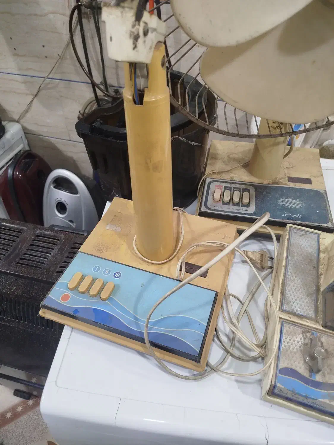 پایه پنکه زمینی|پنکه و تصفیهکنندهٔ هوا|آزادشهر, |دیوار