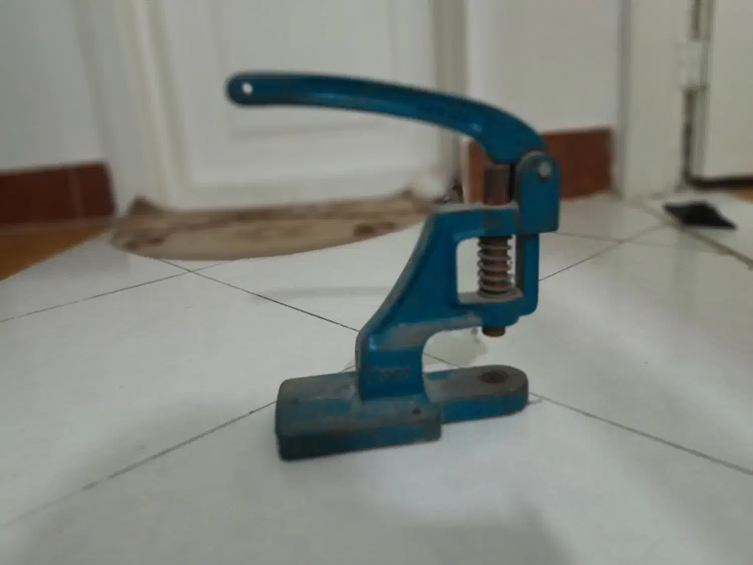 دکمه منگنه زن|لوازم خیاطی و بافتنی|گرگان, |دیوار