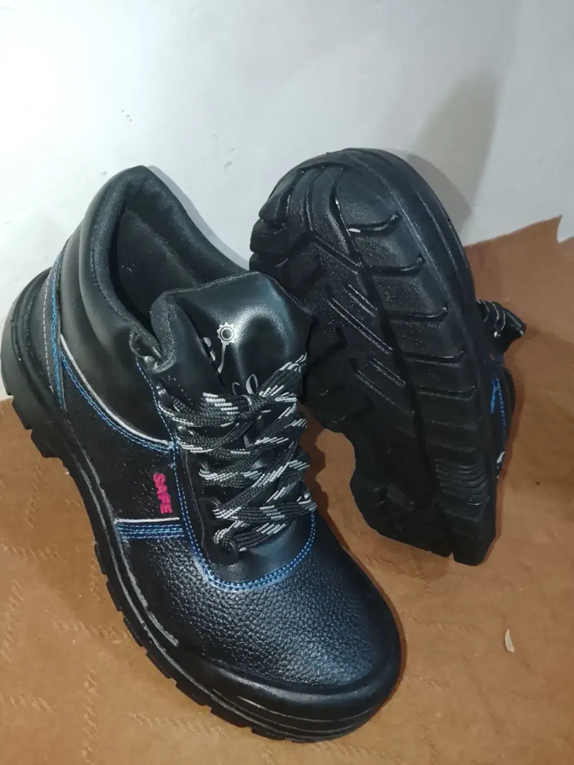 کفش ایمنی پاک و|کیف، کفش، کمربند|کرمانشاه, |دیوار