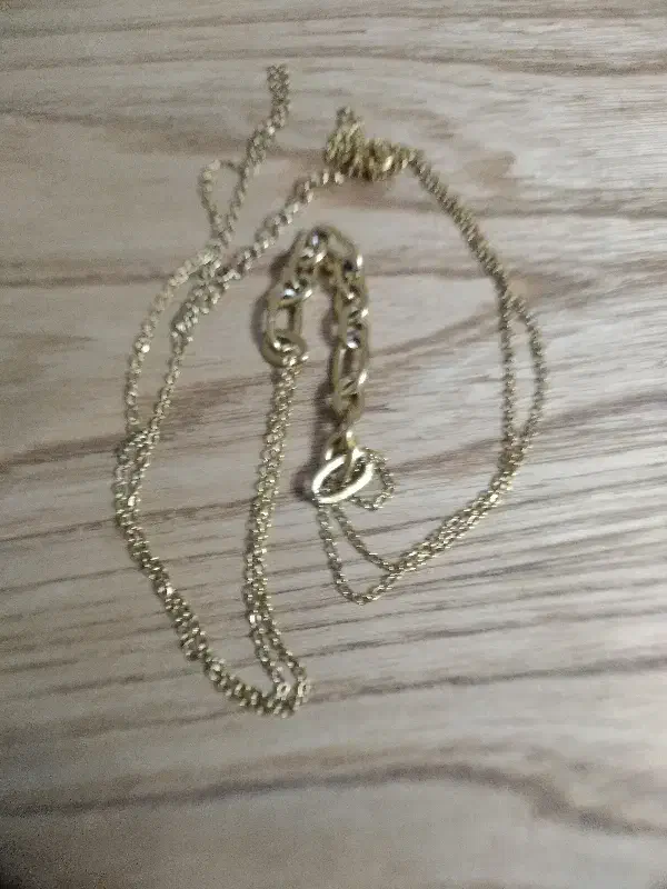 یک لنگه گوشواره|اشیا|بیرجند, |دیوار