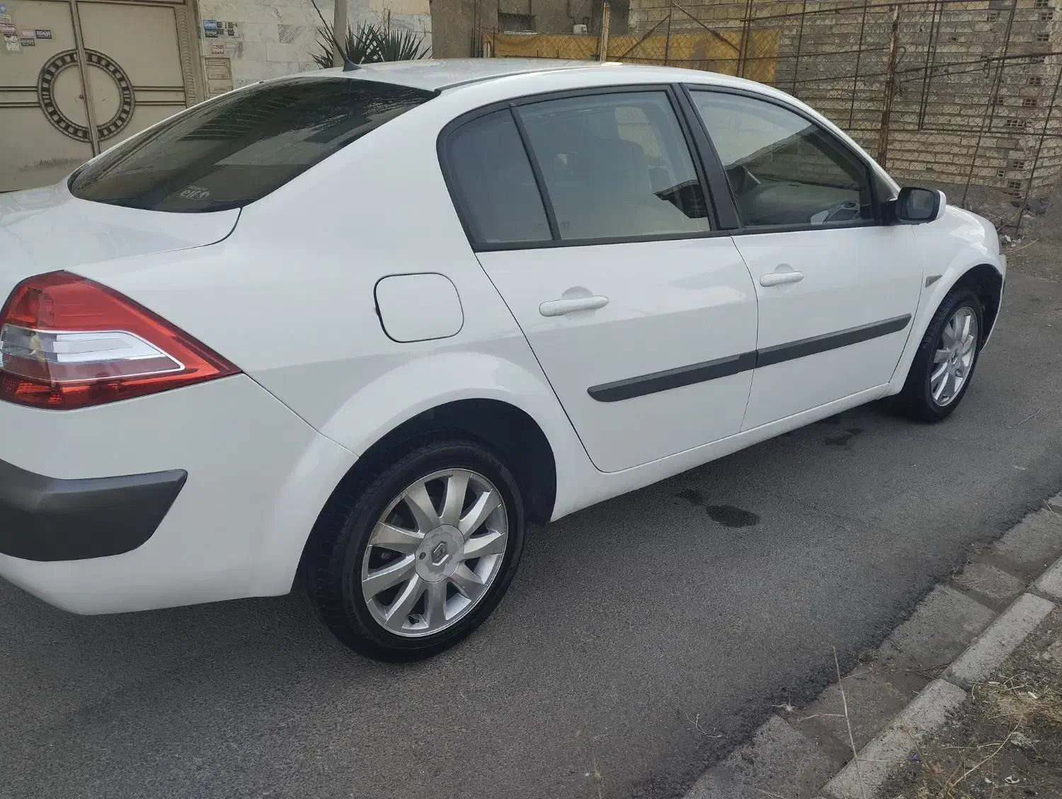 مگان ۲۰۰۰اتومات اپشنال وارداتی مدل ۹۱|خودرو سواری و وانت|قزوین, |دیوار