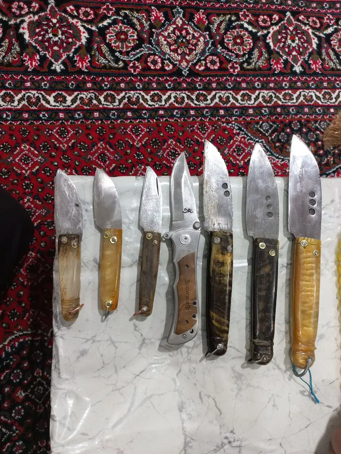 تسبیح و چاقو|کلکسیون اشیاء عتیقه|دیواندره, |دیوار