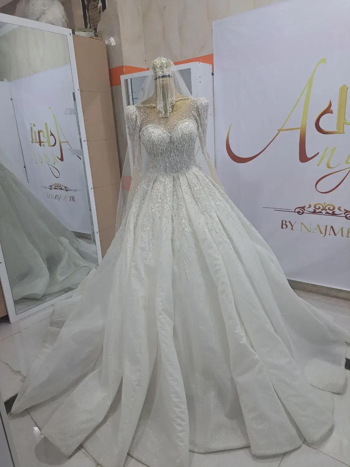 لباس عروس|لباس|جغتای, |دیوار