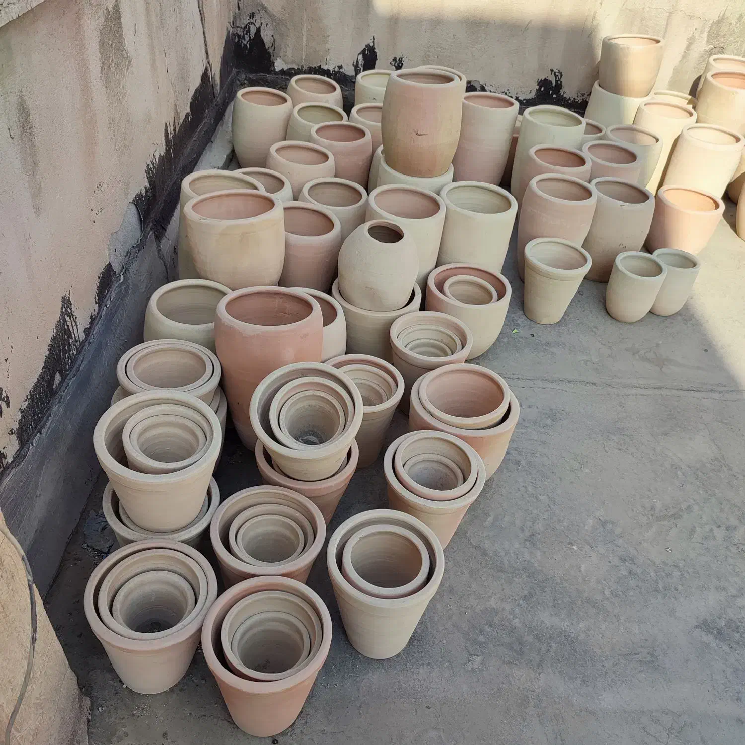 گلدان های سفالی درجه یک|گل و گیاه طبیعی|تهران, چهارصد دستگاه|دیوار