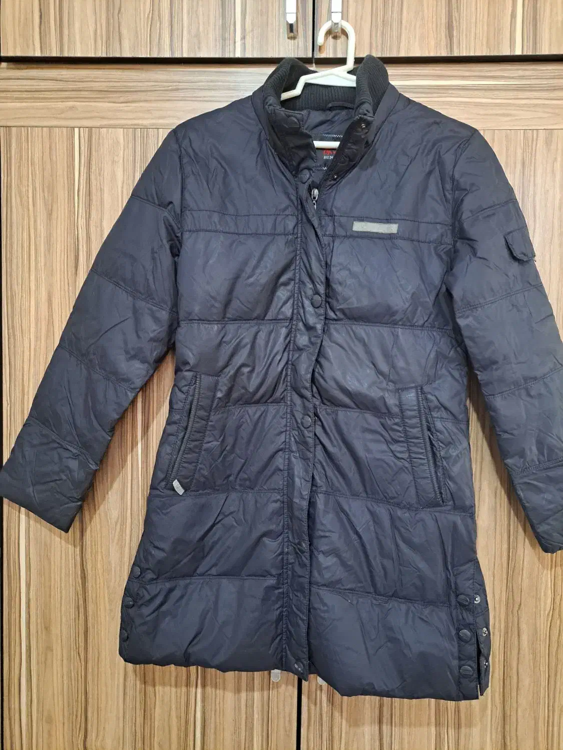 کاپشن|لباس|فولادشهر, B7|دیوار