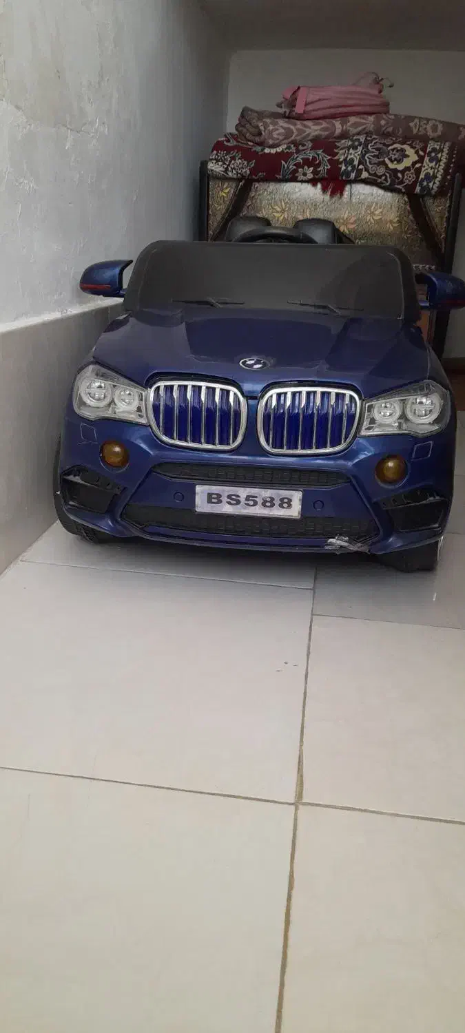 ماشین شارژی بی ام و دو نفره وزن تا ۳۰ کیلو صحنه|اسباببازی|صحنه, |دیوار