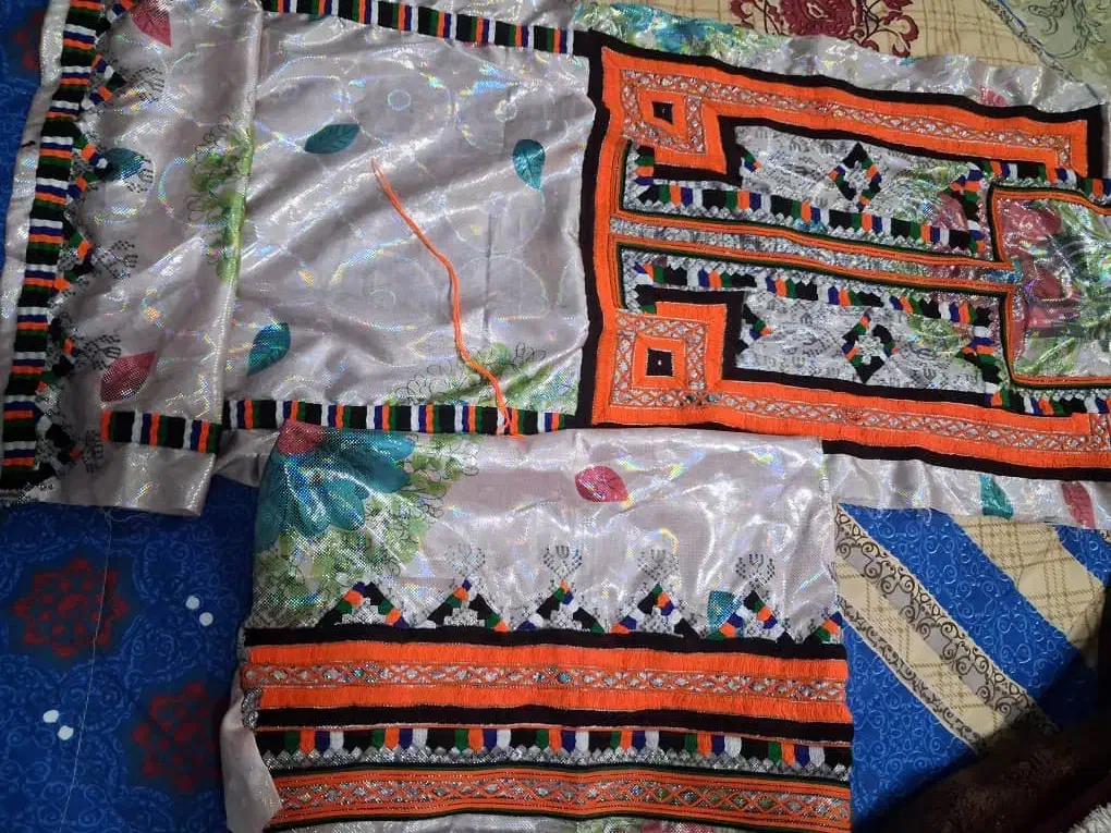 لباس بلوچی|لباس|کنارک, |دیوار