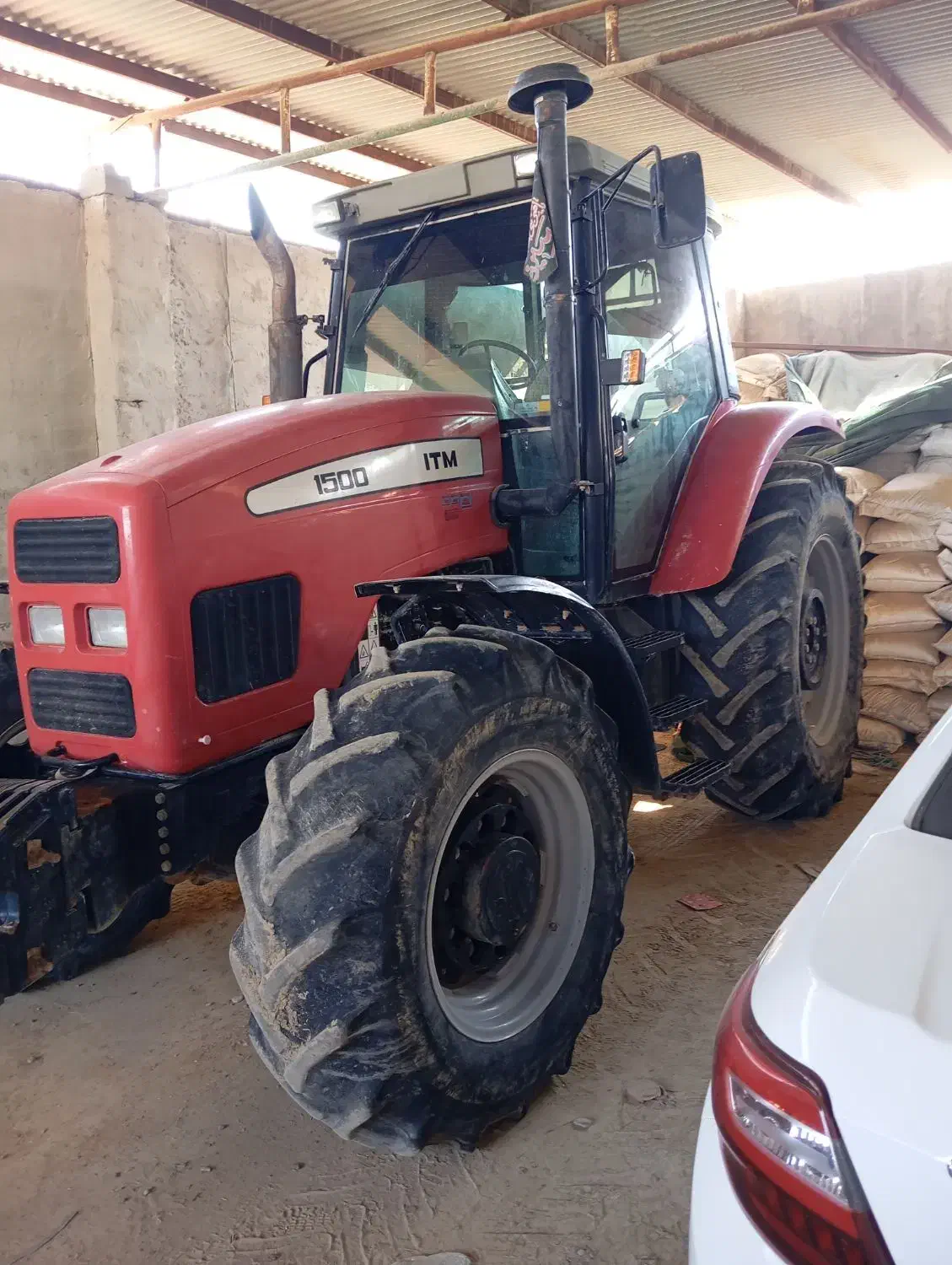 فروش تراکتور ۱۵۰۰|خودرو سنگین|هندیجان, |دیوار