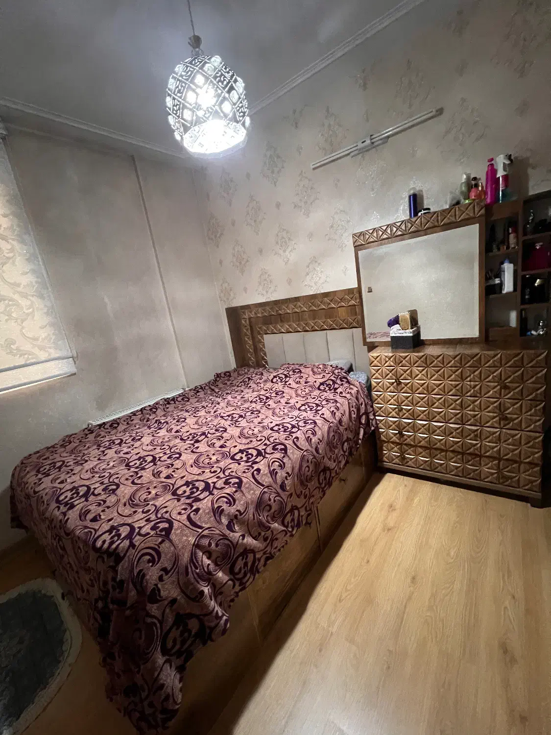 تخت دو‌نفره و‌دراور|تخت و سرویس خواب|ری, سرتخت|دیوار