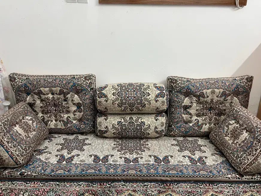 دو دست خان نشین بسیار تمیز و مرتب و جنس خوب|مبلمان خانگی و میز عسلی|بیرجند, |دیوار